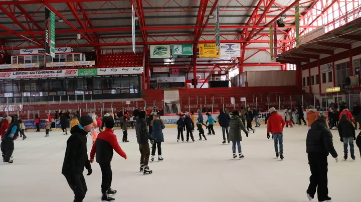 JDAV Eislaufen in Grimmitschau  | © Simone Pelikan