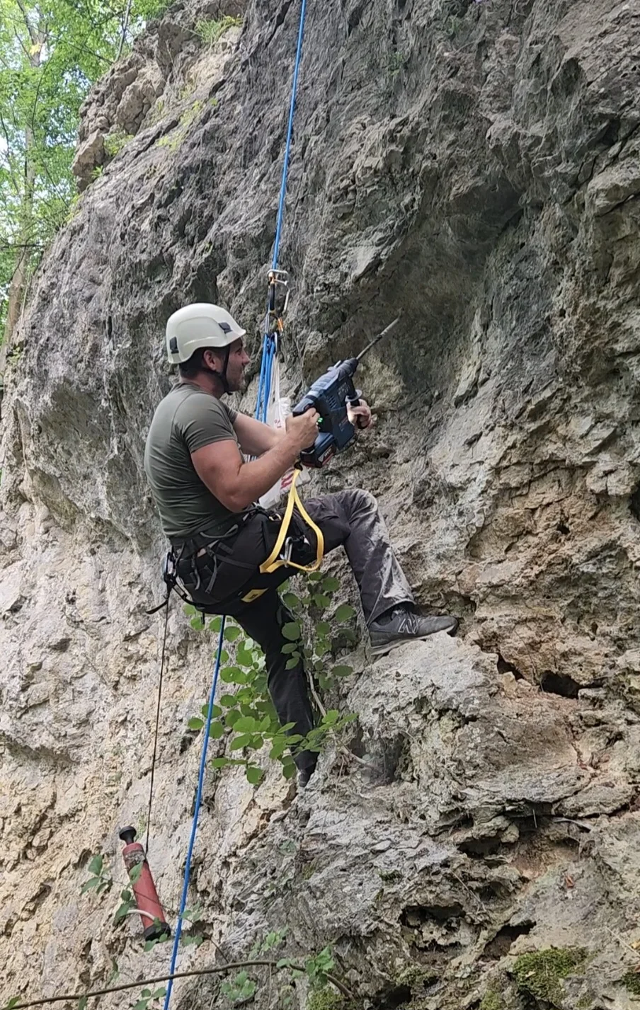 Rene beim Einrichten | © R.R.