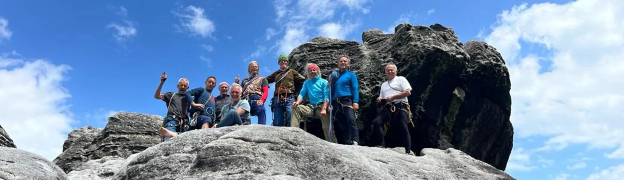 Auf dem größten sächsischen SandsteinmonolithenFalkensteingipfel | © Hans-Hagen Hempel