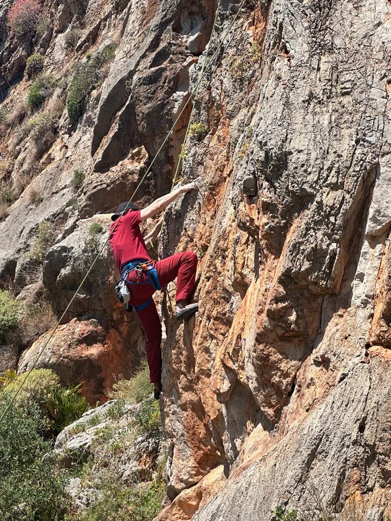 Stefan klettert im Bereich ,,El Bahira" | © B. Malinowski