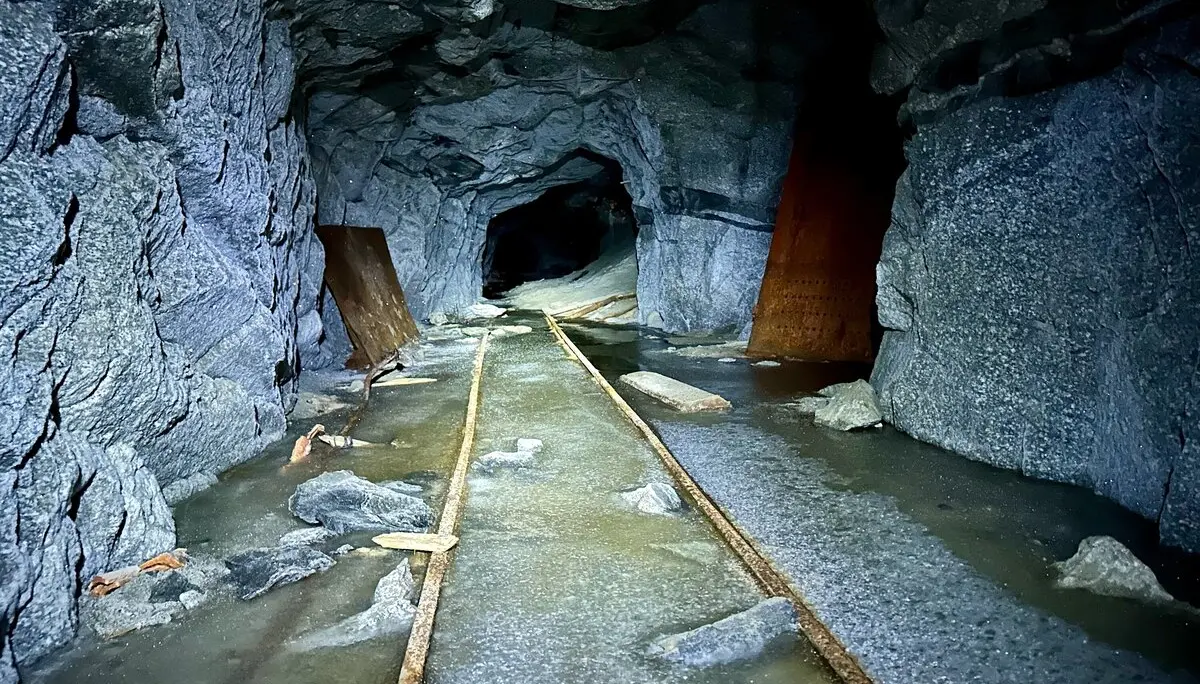 Stollen des ehemaligen Molybdänbergwerks. | © M Gleichmann