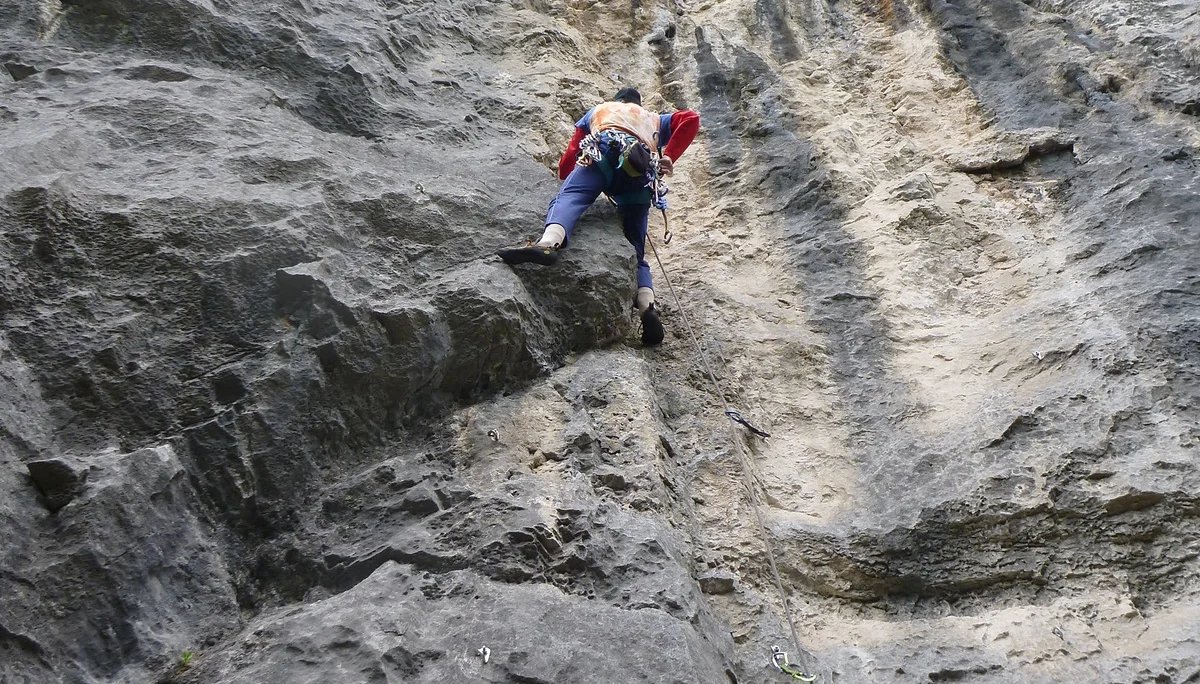 Kletterer in steiler Wand | © Jens Glockner + H.-H. Hempel