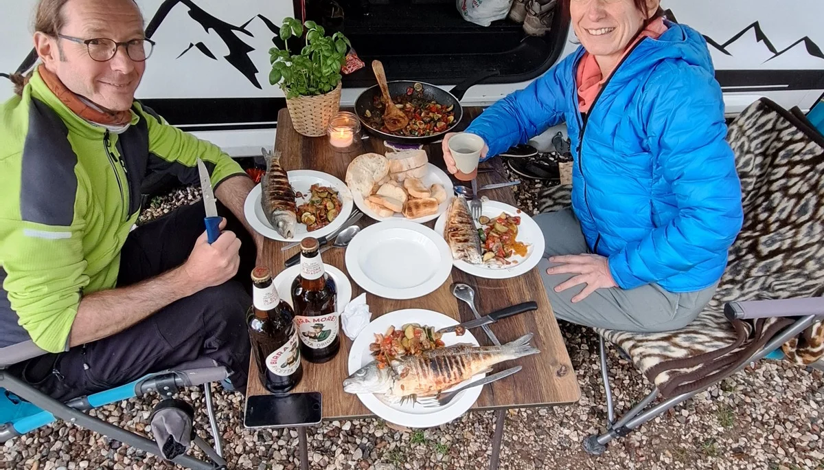 Zum Mittagessen ein Fischgericht | © Jens Glockner + H.-H. Hempel