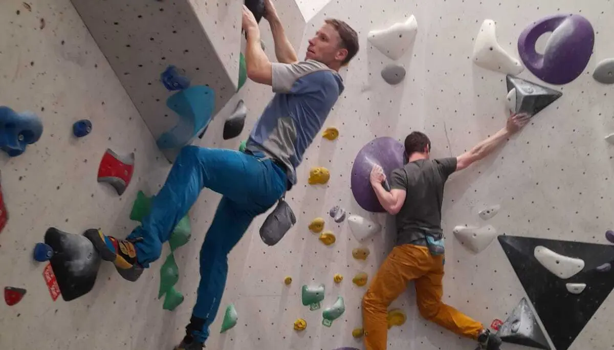 Abb. 2: Silvio und Tobias im Boulderwettkampf | © JDAV Gera