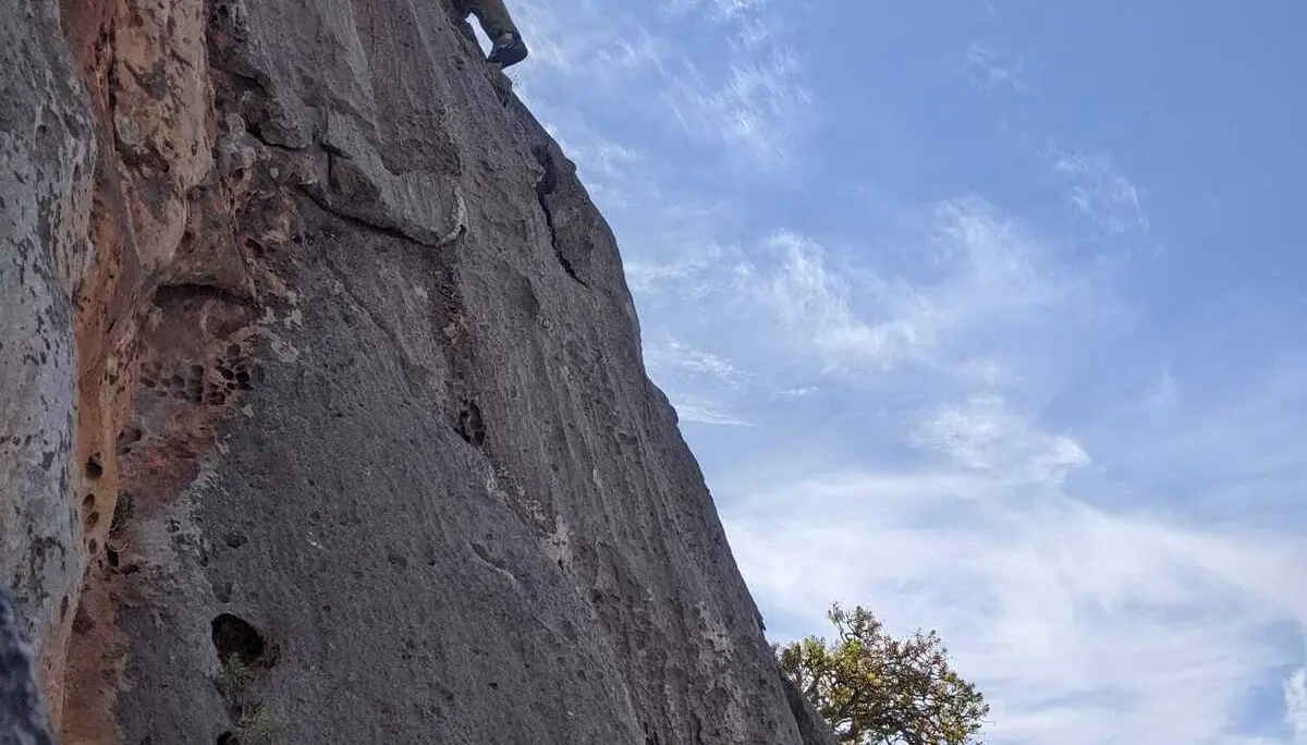 Abb. 3: Gregor am Einstieg von "Up and down" (5b) | © Tobias Reinhold
