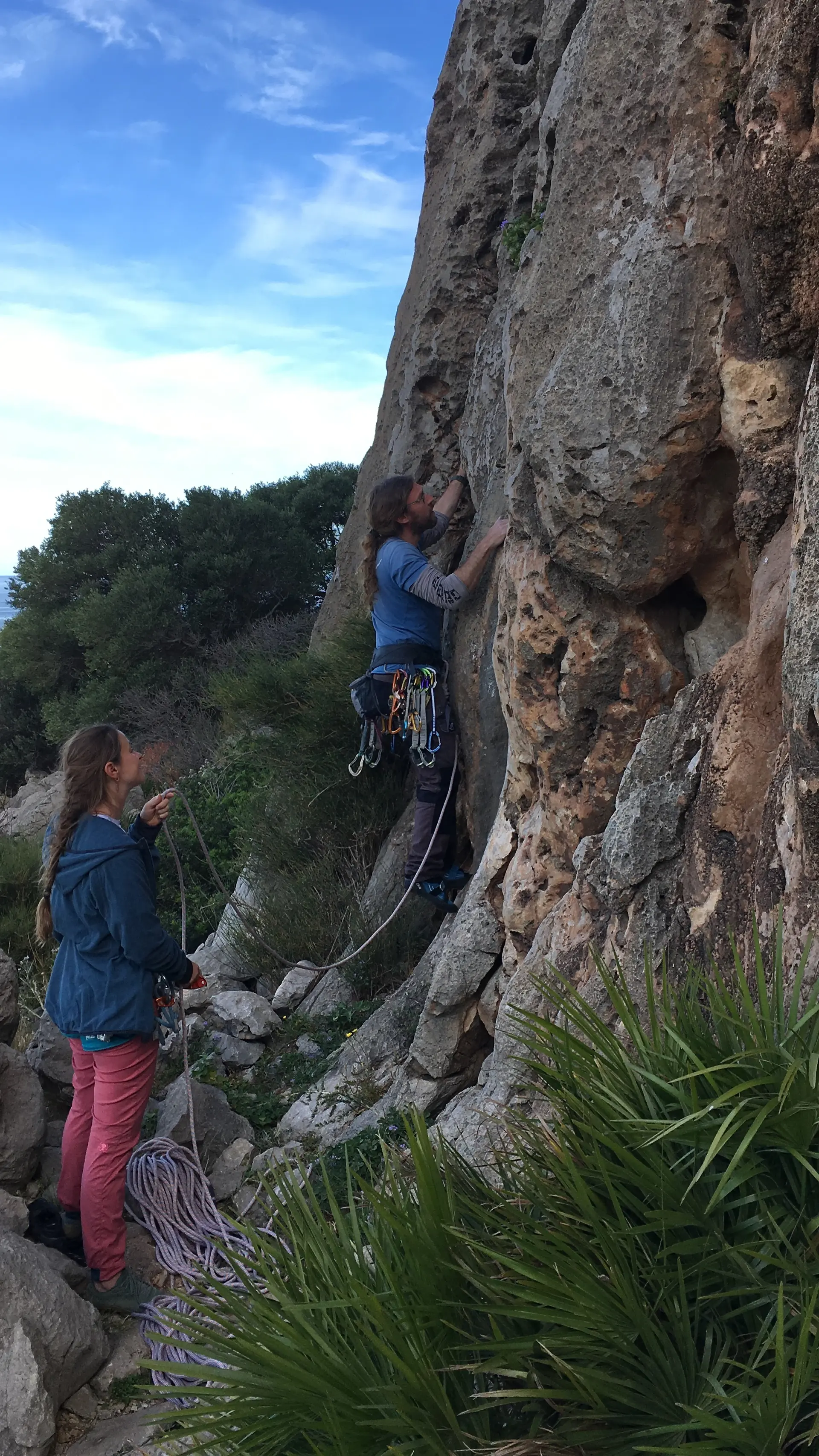 Abb. 4: Tobias klettert "VAI" (5a) | © Stefan Malinowski