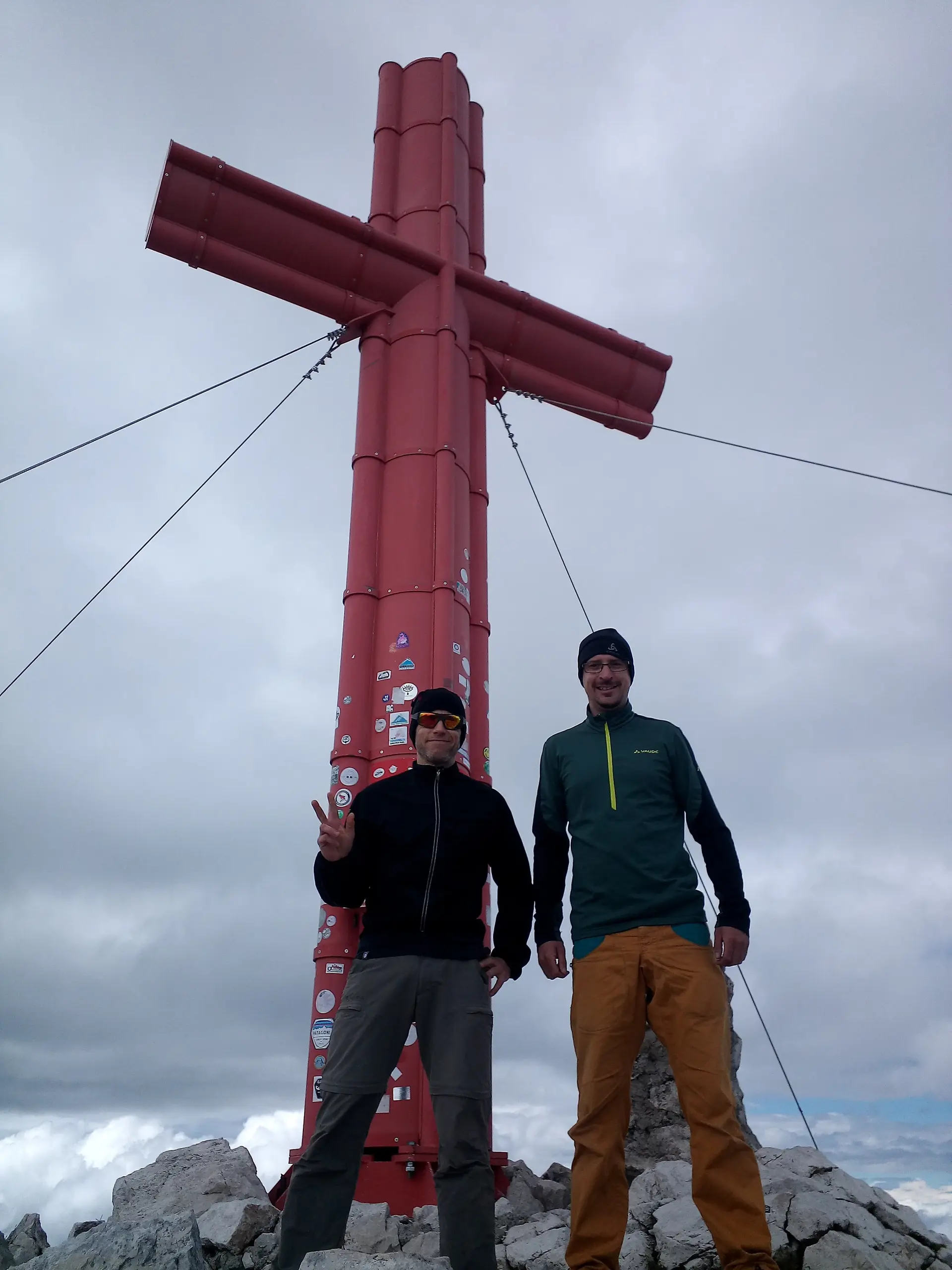 Abb. 2 Silvio und Tobias am Ziel des Klettersteiges | © Silvio