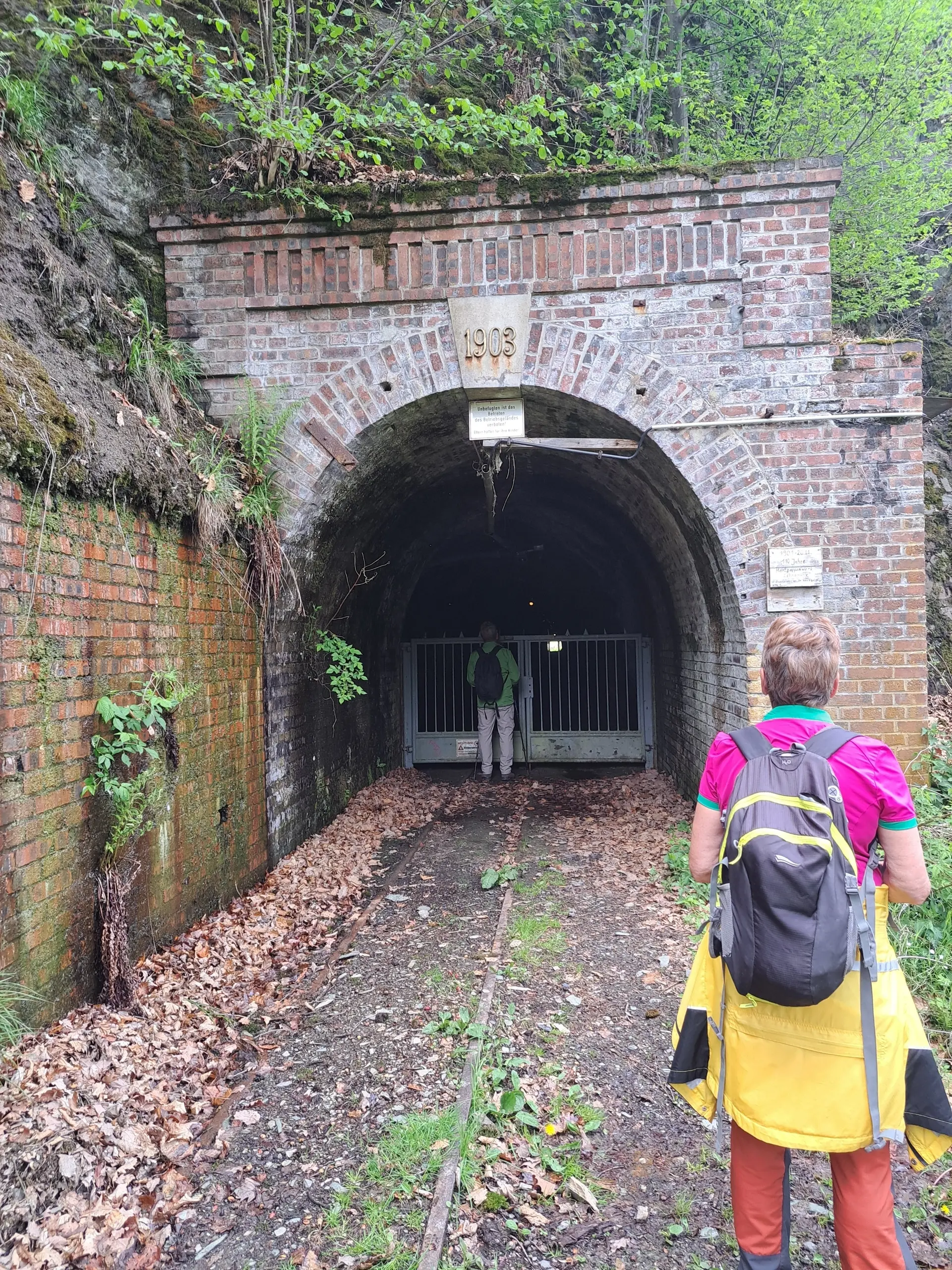 gesperrter Tunnel der Werksbahn | © Karl Lämmer