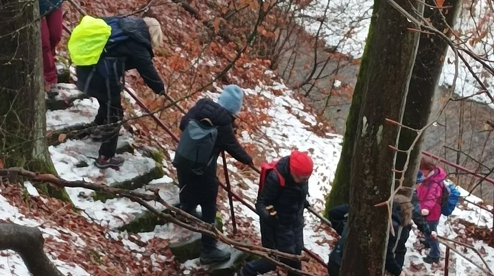 Über Eis und Schnee bei Stadtoda | © Ursula Weisensee